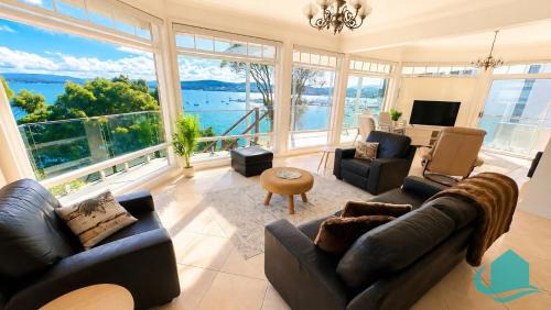 Belmont House | Azure Vista