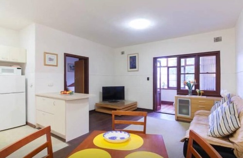 Crawley Apartment | B3 Crawley/Nedlands Apartment 1 BRM + Sleepout - 2min walk to UWA