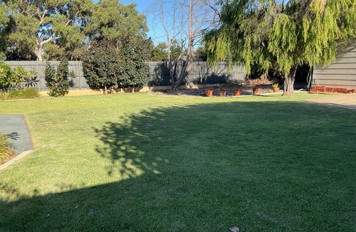 Falcon House | Back to the 70s Falcon Beach House. 100m to beach. Family friendly. Outdoor dogs