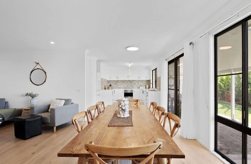 East Ballina House | Baileys Beach House with Ocean Glimpses