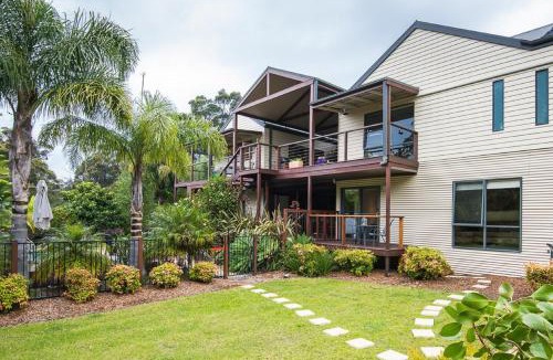 Tura Beach Bed & Breakfast | Balconies Dolphincove