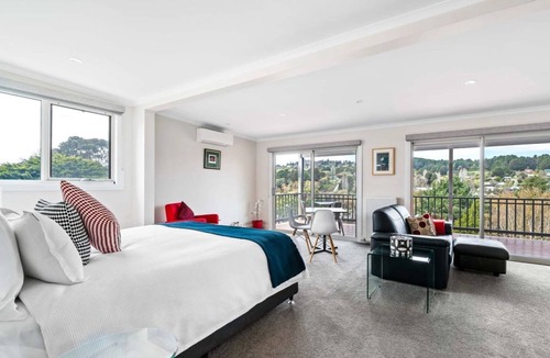 Daylesford Apartment | Balconies Lakeside Studio 1