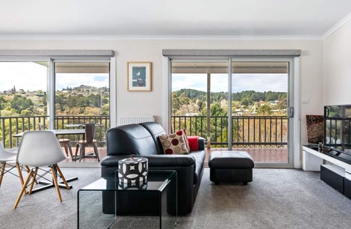 Daylesford Apartment | Balconies Lakeside Studio 1