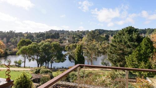 Daylesford Apartment | Balconies Lakeview Apartment