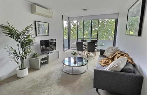 Belconnen Apartment | Balcony Apt with 1 Bedroom