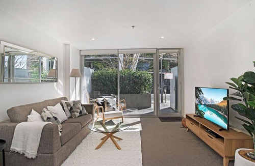 Adelaide Central Business District Apartment | Balfours Inner City Seclusion