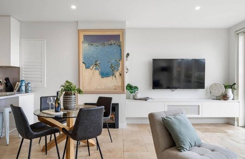 Mosman Apartment | Balmoral Bliss - Expansive Views of Sydney Heads!