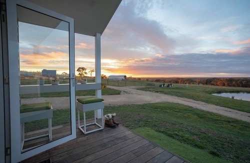 Seaton Cabin | Banjos Cabin Gippsland | Valley Pond Views