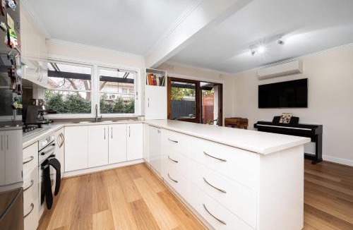Port Melbourne House | Bank House Port Melbourne