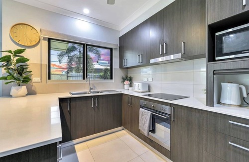 Zuccoli House | Banksia House | 3 Bed, 2 Bth | Pet Friendly Yard