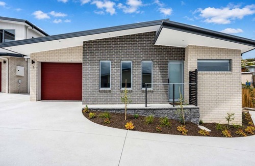 Warrane Villa | Banksia Villa | 2BR, 2BA, Garage | Near Hobart