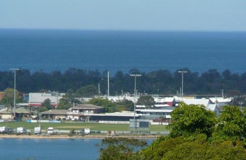 Lakes Entrance House | Banksia Waters
