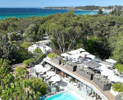 Mollymook Beach Hotel | Bannisters Pavilion Mollymook