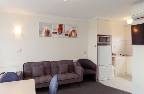 Devonport Hotel | Barclay Motor Inn