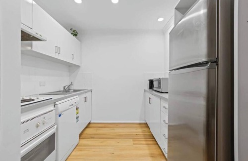 Northbridge Apartment | Bargain Apt Near RAC Arena w/Pool