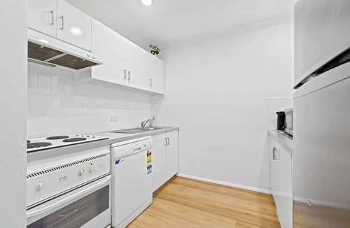 Northbridge Apartment | Bargain Apt Near RAC Arena w/Pool