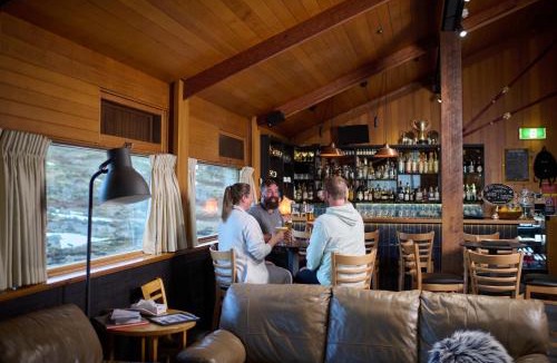 Perisher Valley Hotel | Barrakee Ski Lodge