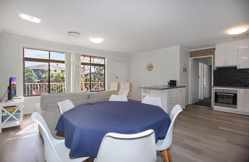 Hawks Nest House | Barralong Beach House