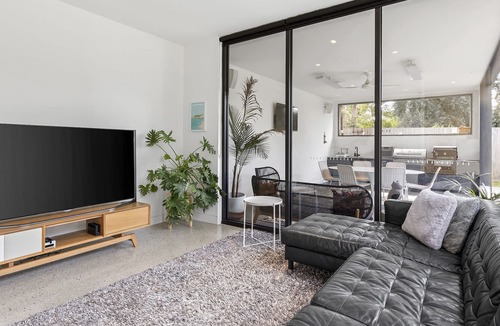 Barwon Heads House | Barwon Heads luxury poolside retreat