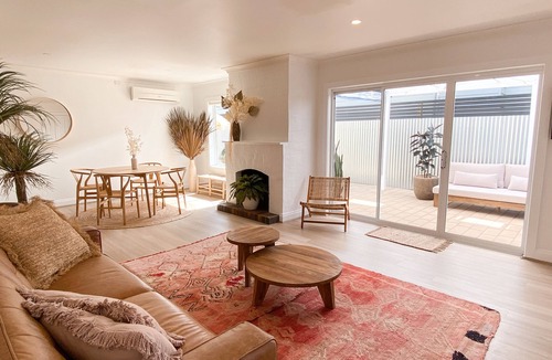 Waterhouse House | BASK | Great Location. 100m to Cafés & Shops. 150m to the Beach!