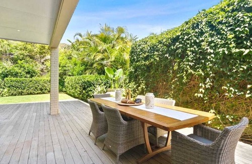 Palm Beach House | BASK Palm Beach 1min walk to beachnWeekly rates available