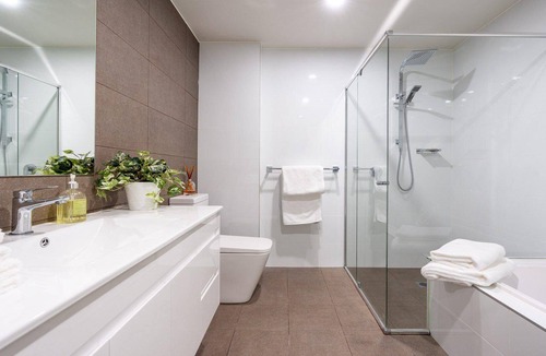 Kiama Apartment | Bathers at the Beach - across from Surf Beach
