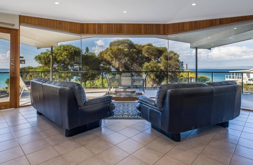 Penneshaw House | Baudin House