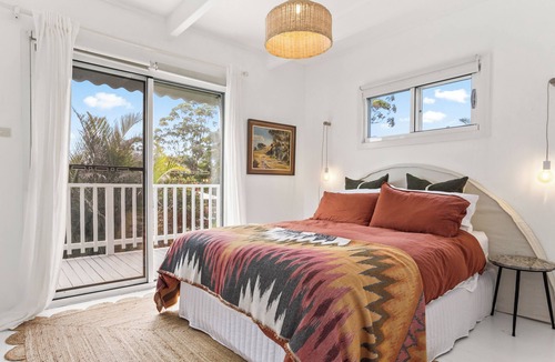 Bawley Point House | Bawley Surf Shack - Serene Coastal Vibes - Beach & Gantry Near By !