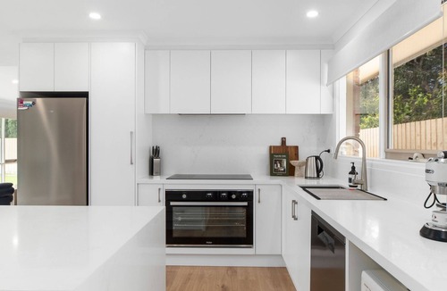 Blairgowrie House | Bay Beach Beauty - Walk to the beach!