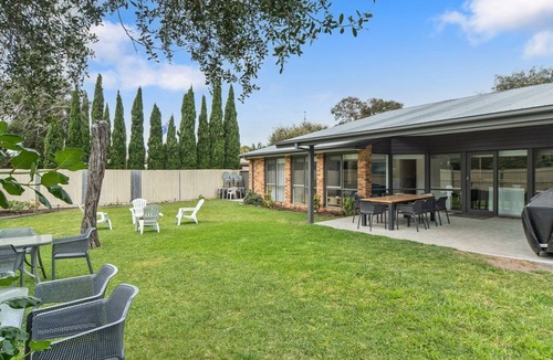 Blairgowrie House | Bay Beach Beauty - Walk to the beach!