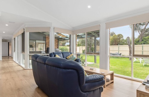 Blairgowrie House | Bay Beach Beauty - Walk to the beach!