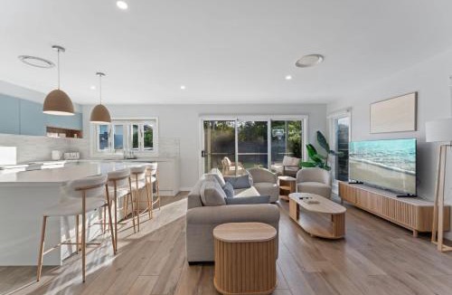Salamander Bay House | Bay Breeze at Salamander Bay