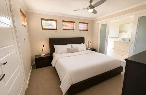 West Busselton House | Bay Breeze On Thomas - Cosy Busselton Getaway by the Coast