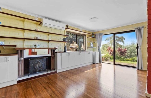 Catalina House | Bay Cottage Sleeps 14. Panoramic water views