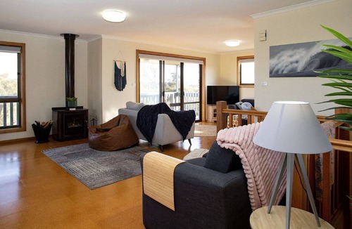 Lake Wangary House | Bay Life - Relax, Unwind and Experience Coffin Bay Life at its Best!