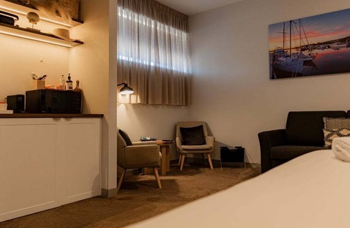 St Helens Apartment | Bay of Fires Holiday Suites ~ Suite 9