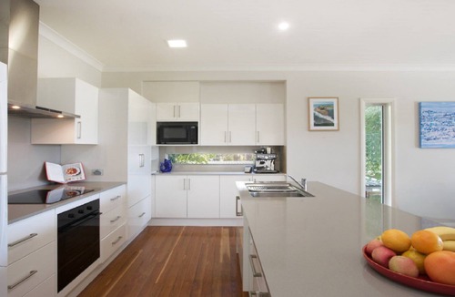 Wagstaffe House | Bay Views, Bush Setting and Heated Plunge Pool