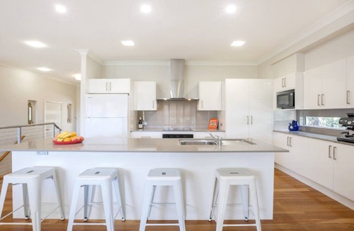 Wagstaffe House | Bay Views, Bush Setting and Heated Plunge Pool