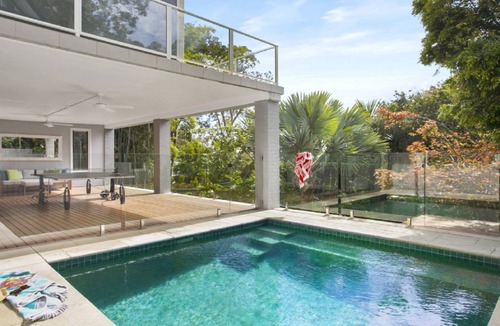 Wagstaffe House | Bay Views, Bush Setting and Heated Plunge Pool
