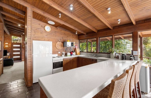 Lorne House | Bay Vista - Prime Location