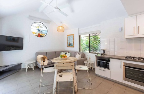 Byron Bay House | Bayshore Bungalow 5 - Oceanstays