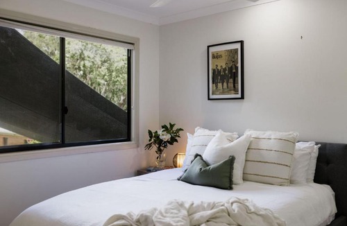 Yamba House | Bayview Beach House - Pet Friendly Holiday Home with a Pool - Holiday Yamba