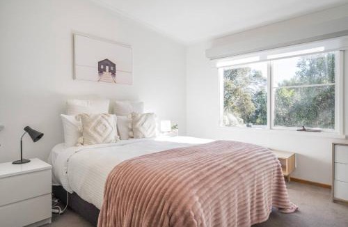 Blairgowrie House | Bayview Cottage - Serene Escape between Beach & Bay