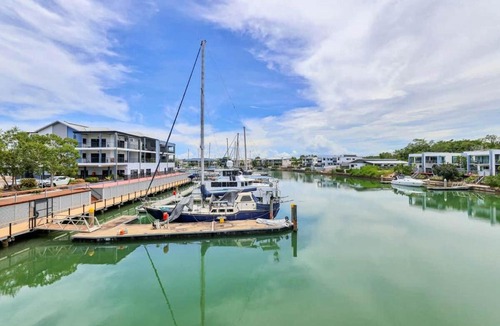 Bayview Apartment | Bayview Fishing Paradise: NT Luxury Marina Escape