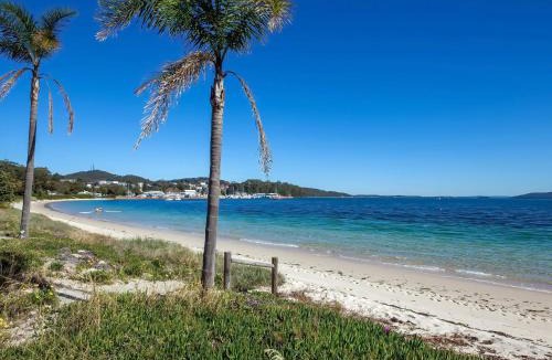 Nelson Bay Apartment | Bayview Towers Unit 1 15 Victoria Parade