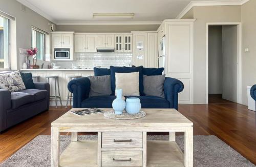 Nelson Bay Apartment | Bayview Towers Unit 1 15 Victoria Parade