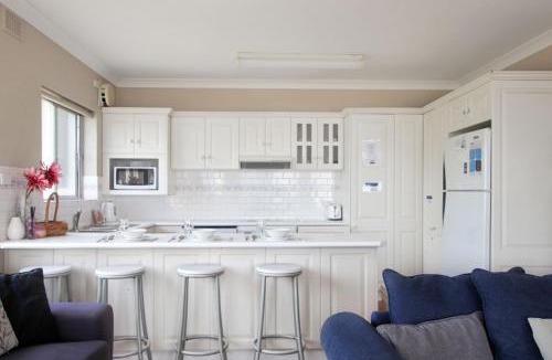 Nelson Bay Apartment | Bayview Towers Unit 1 15 Victoria Parade