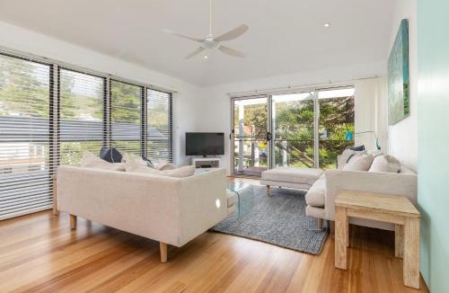 Blueys Beach House | Beach Bay Bee on Banksia