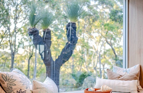 Hardys Bay House | Beach, bay, bush and heated plunge pool
