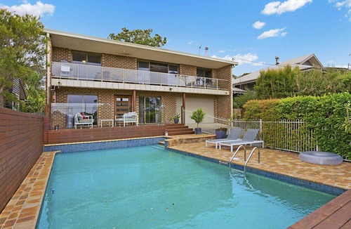 Killcare Heights House | Beach & Bay Family Getaway - Pool, linen & Air con